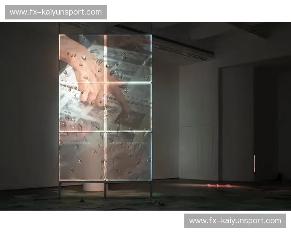 洛vs：在虚实交错的边界，一场关于美学与未来的终极博弈